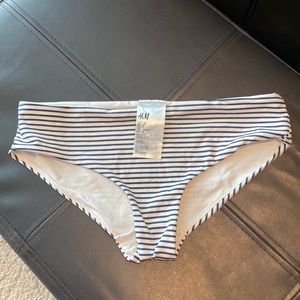 NWOT stripe bikini bottoms